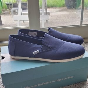 TOMS Canvas Shoes